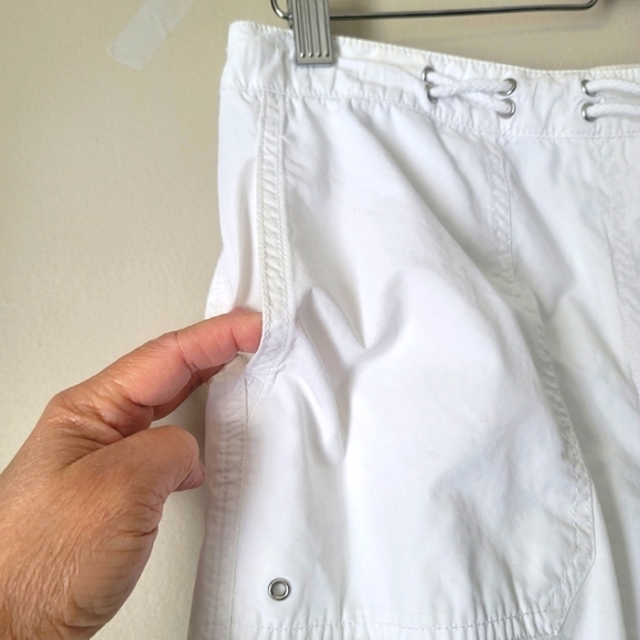 Lauren Ralph Lauren Wide Leg Cargo Capri Pants in White - Picture 10 of 16